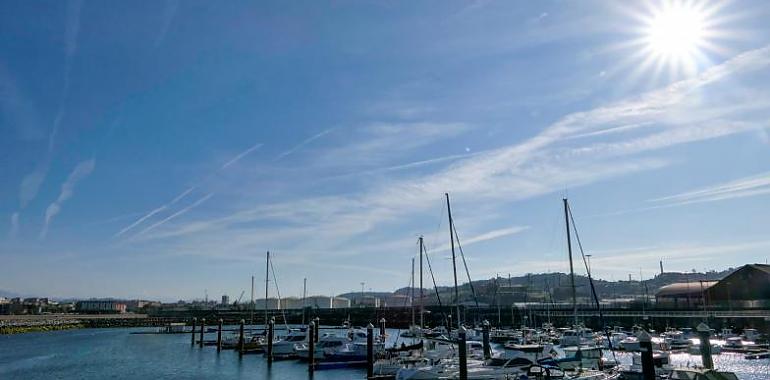 Un centenar de peregrinos de “El Camino a vela” desembarcan en Gijón solidarios con la asociación ELA PRINCIPADO
