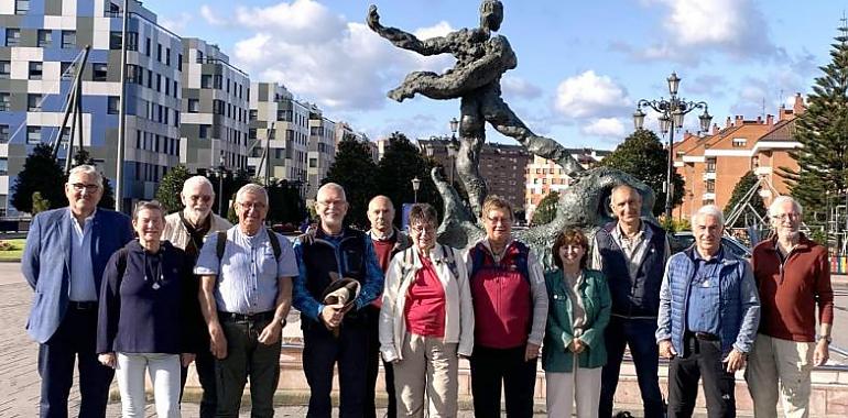 Ocho asociaciones alemanas vinculadas al Camino de Santiago visitan Asturias