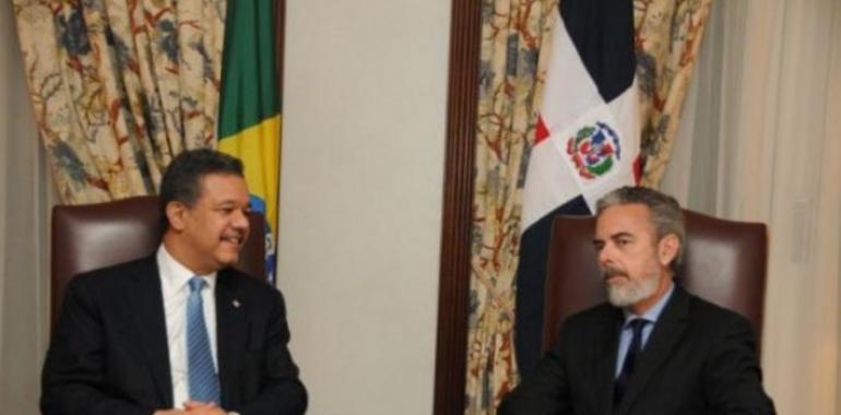 Presidente Fernández y canciller brasileño pasan revista a relaciones de los dos países