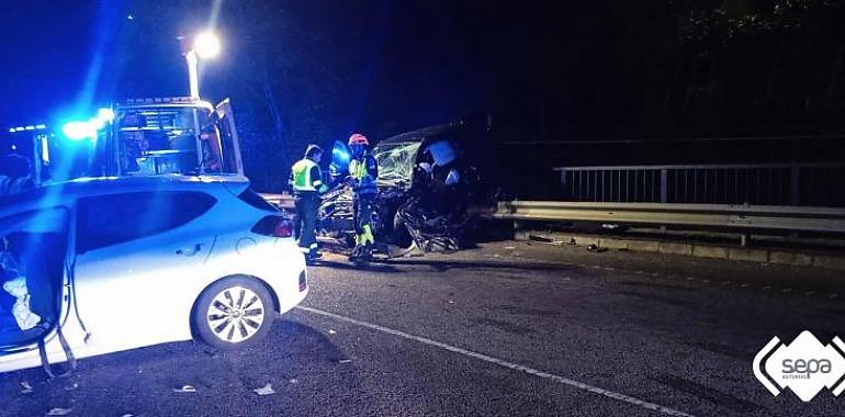 Tres personas heridas en accidente de tráfico ayer por la tarde en San Martín del Rey Aurelio