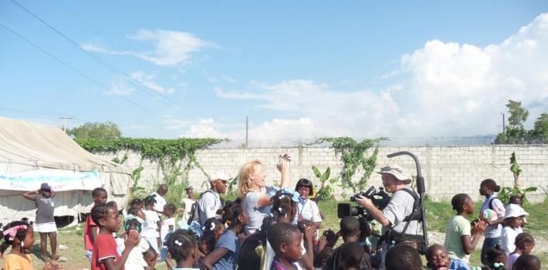 Ana Duato, una voz por Haití