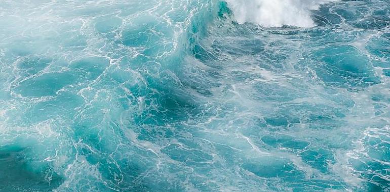 Aviso naranja por nieve y fenómenos costeros en Asturias: extremar las precauciones