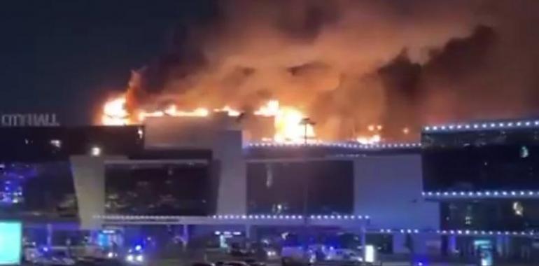 Terror en Moscú: al menos 40 muertos en un tiroteo masivo en un centro comercial