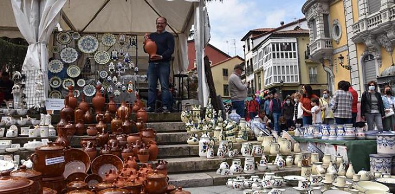 La XIII Feria de Alfarería Tradicional Villa de Avilés (FATVA) te invita a un viaje por la historia y la cultura de la alfarería española