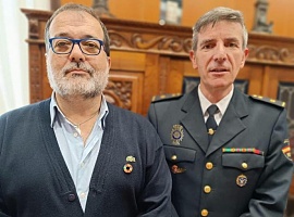 Carlos Martínez Rey, el nuevo Jefe de la Policía Nacional en Langreo-San Martín del Rey Aurelio, se reúne con los alcaldes de la zona