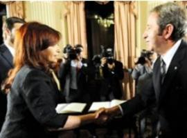 El vicepresidente Cobos tomará juramento a la presidenta argentina
