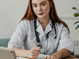 MIR Asturias galardonada con el Premio ConSalud 2024 por su excelencia en la formación MIR