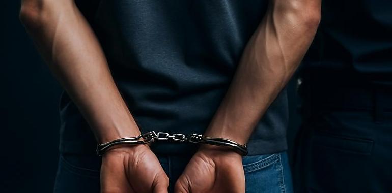 La Policía Nacional identifica al autor de una oleada de robos en máquinas expendedoras en Avilés