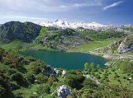 Asturias recibirá 1,7 millones para restaurar humedales, prevenir incendios y apoyar la ganadería en los Picos de Europa