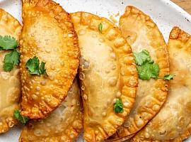 Recetas de una abuela asturiana: Empanadillas de marisco y de Cabrales con manzana (dos rellenos. Dos mundos. Una abuela feliz)