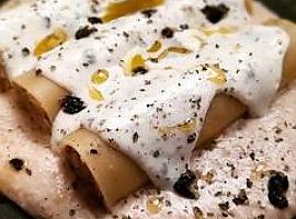 Recetas de una abuela asturiana: Canelones de carne rustida con bechamel de cabrales (una receta con sabor a domingo, mesa llena y besos de abuela)