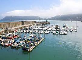  4,5 millones para blindar el puerto de Llastres: el Principado pacta con pescadores y Ayuntamiento un plan que respeta la campaña de la xarda