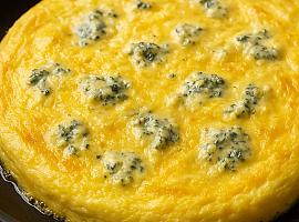Recetas de una abuela asturiana: Tortilla de queso Cabrales (una explosión asturiana que quita el sentíu)