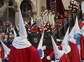  Avilés vibra bajo la lluvia: emoción, tamborrada y fe en un Viernes Santo con alma asturiana