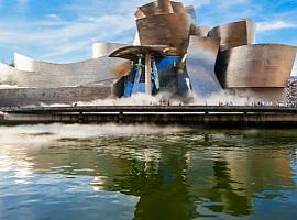 Escápate a Bilbao este Puente de Mayo: hotel con visita privada al Guggenheim y el encanto de una ciudad que lo tiene todo