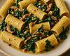 Recetas de una abuela asturiana: Rigatoni con salsa de Cabrales, espinacas y setes (que faen que se vos caigan les llágrimes de gustu)