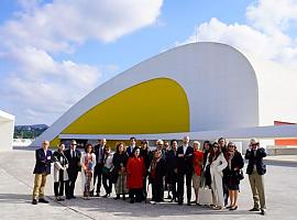  La Hispanic Society de Nueva York refuerza lazos culturales con Asturias en su visita al Centro Niemeyer
