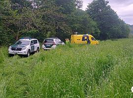 Un pescador resulta herido tras caer en la orilla del Río Sella en Parres