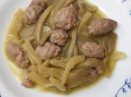 Recetas de una abuela asturiana: Butifarra “esparracada” encebollada con gírgoles a la sidra (esta receta tráemela una vecina catalana que-y gusta facer pruebes)