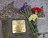 Derechos Ciudadanos coloca tres piedras de la memoria en Cangas del Narcea en un acto que refuerza la democracia y lucha contra el olvido