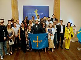 Barbón propone legislar el Día de la Bandera y convertirlo en fiesta institucional