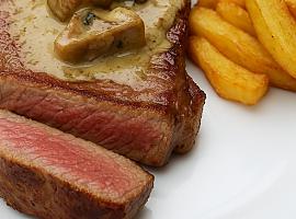 Recetas de una abuela asturiana: Ternera al cabrales como la faía el mio Primi (que solo mascaba si había queso nel plato)