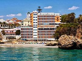  Verano en Nerja: un paraíso entre acantilados, cuevas mágicas y playas de ensueño te espera en el Hotel Balcón de Europa
