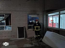 Incendio en una residencia de ancianos en Siero: un septuagenario herido grave por quemaduras y tres afectados más por inhalación de humo