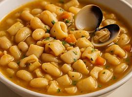 Recetas de una abuela asturiana: Fabes con calamares y almejes (ye como un besín de mar metíu nun cuencu)