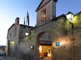 Dormir entre piedras centenarias en una de las ciudades más bellas de España: descubre Trujillo desde su Parador