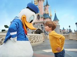 Siente la magia de Disneyland París: vuelo directo desde Madrid, hotel, entradas y mucha ilusión desde solo 392€