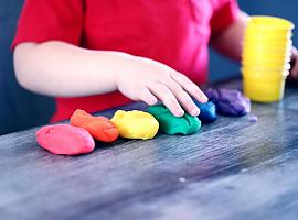 Asturias impulsa un verano más fácil para las familias con ayudas de hasta 600 euros por hijo para guarderías, campamentos y actividades extraescolares