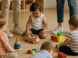 Educadoras del ciclo 0‑3 años denuncian abandono institucional y alertan de precariedad y desigualdad en plena integración en la red pública asturiana