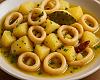 Recetas de una abuela asturiana: Calamares al ajillo con patatines (ye más prestosu que un baile agarráu nel prau de la fiesta)