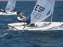 Fernando Alonso conquista su quinto título consecutivo en el Campeonato de Asturias de ILCA 6
