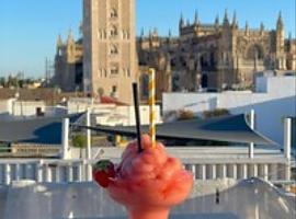 Dormir en un convento del siglo XV en pleno centro de Sevilla por solo 125 €: una escapada inolvidable