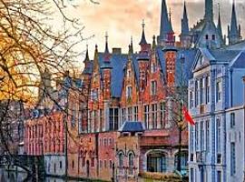 Brujas, la joya medieval de Europa, te espera este agosto: 3 noches en el Hotel T Putje desde solo 323 €