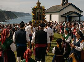 Agosto en Asturias: un mes de romerías, sidra, piraguas y folixa declarada de interés turístico