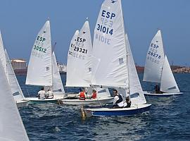 Silvela y Fernández brillan en Gijón: lideran el Trofeo de Verano de Snipe tras dominar la segunda jornada