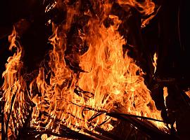 Asturias mantiene el nivel máximo de alerta por incendios a pesar de la mejora en la situación