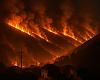 Larga noche contra el fuego en Ibias: cuatro pueblos desalojados y una amenaza que desborda cortafuegos