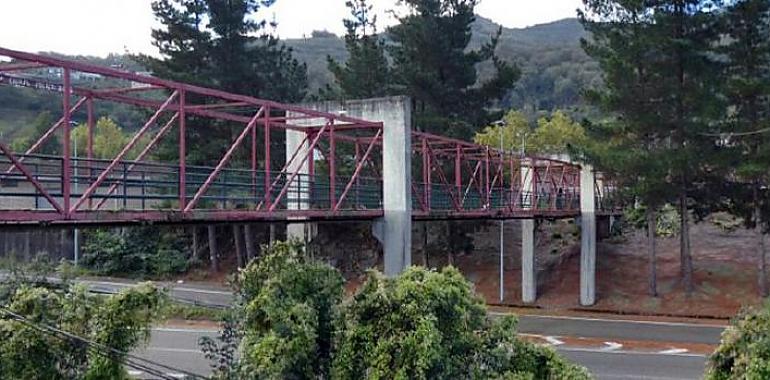 324.000 euros para rehabilitar la pasarela peatonal de Caborana en Aller