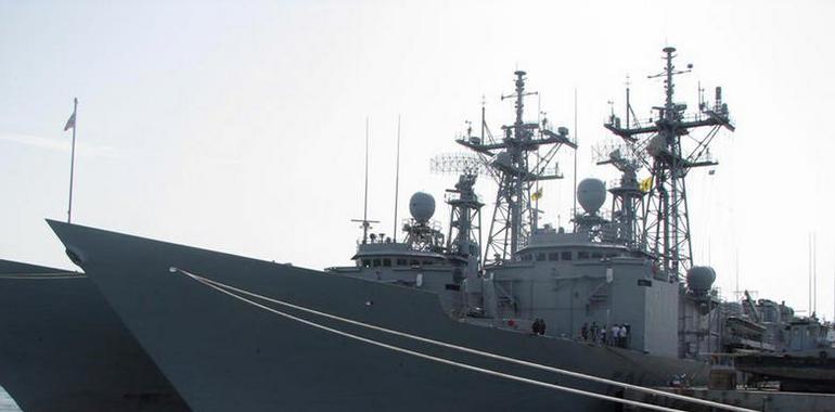 La fragata ‘Santa María’ releva a la ‘Canarias’ en la operación Atalanta