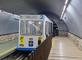 El funicular de Bulnes sigue fuera de servicio tras la avería mecánica de ayer domingo