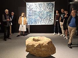El arte eterno de Tito Bustillo dialoga con once creadores asturianos en una exposición inédita en Ribadesella
