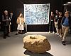 El arte eterno de Tito Bustillo dialoga con once creadores asturianos en una exposición inédita en Ribadesella