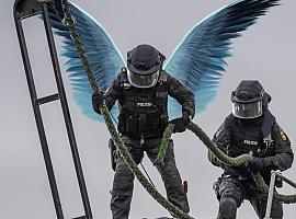 La Policía Nacional celebra en Oviedo a los Ángeles Custodios con un emotivo homenaje a 26 agentes y siete civiles