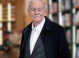 Eduardo Mendoza, Premio Princesa de Asturias de las Letras 2025, protagonizará encuentros literarios en Oviedo y Avilés