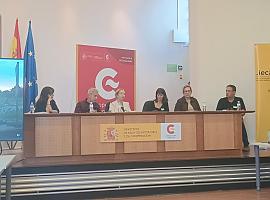 La directora de la Agencia Asturiana de Cooperación alerta del retroceso global en la acción humanitaria por los recortes