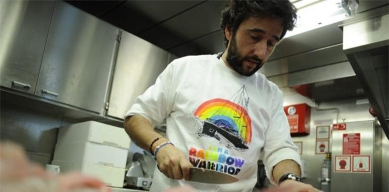 Sukiyaki y huevo poché a bordo del Rainbow Warrior